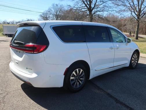 2022 Chrysler Pacifica Hybrid Limited