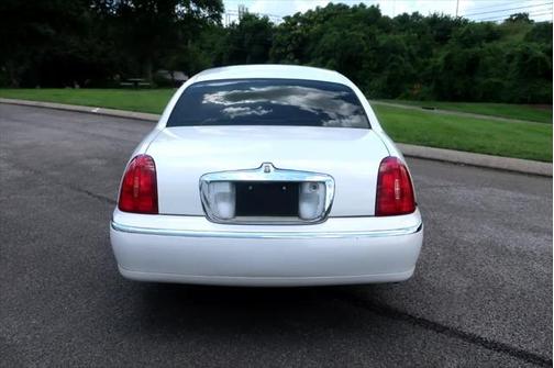 2001 Lincoln Town Car Cartier
