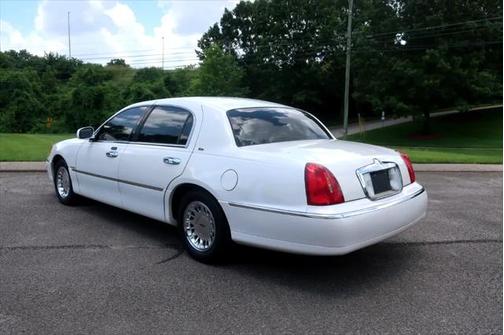 2001 Lincoln Town Car Cartier