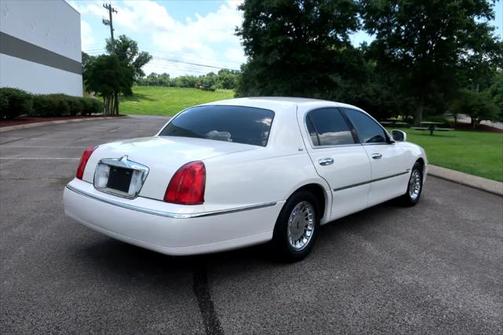 2001 Lincoln Town Car Cartier