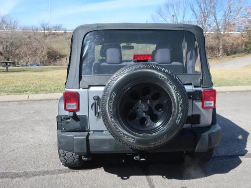 2017 Jeep Wrangler Sport