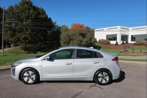2018 Hyundai IONIQ Hybrid Blue