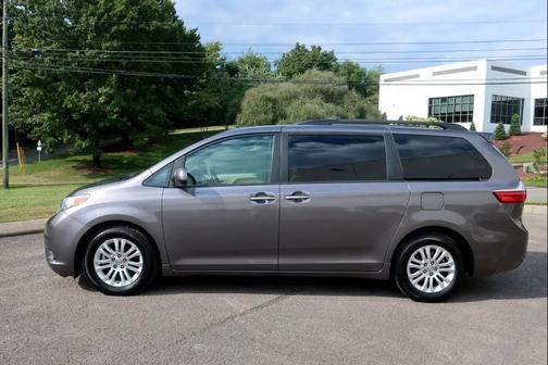 2017 Toyota Sienna XLE Premium