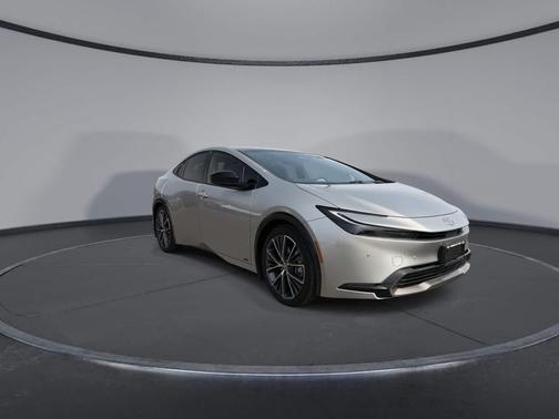 2025 Toyota Prius XLE