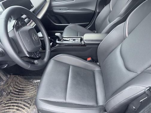 2025 Toyota Prius XLE