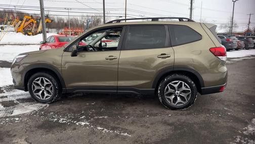 2023 Subaru Forester Premium