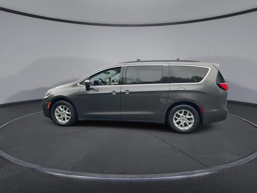 Granite Crystal Metallic Clearcoat 2022 Chrysler Pacifica Touring L
