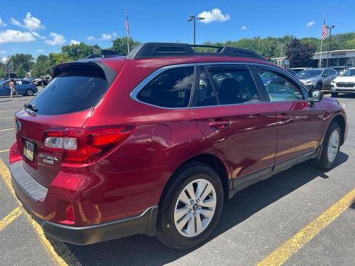 Venetian Red Pearl 2016 Subaru Outback 2.5i Premium