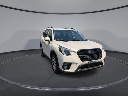 Crystal White Pearl 2023 Subaru Forester Premium