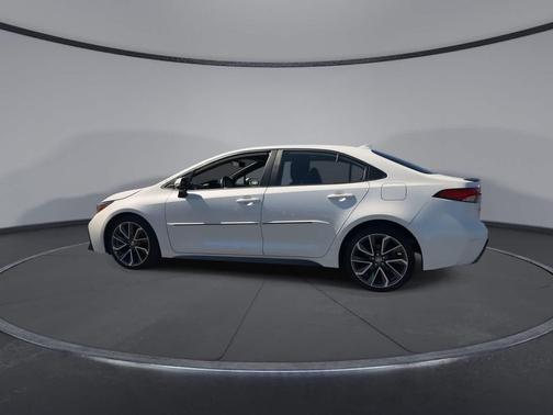 Blizzard Pearl 2020 Toyota Corolla XSE