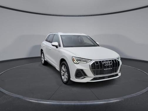2022 Audi Q3 45 S line Premium Plus