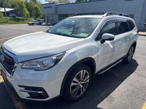 Crystal White Pearl 2022 Subaru Ascent Limited 7-Passenger