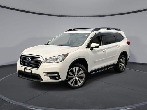 Crystal White Pearl 2022 Subaru Ascent Limited 7-Passenger