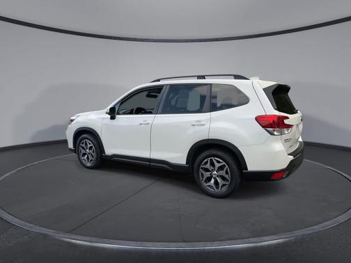 Crystal White Pearl 2020 Subaru Forester Premium