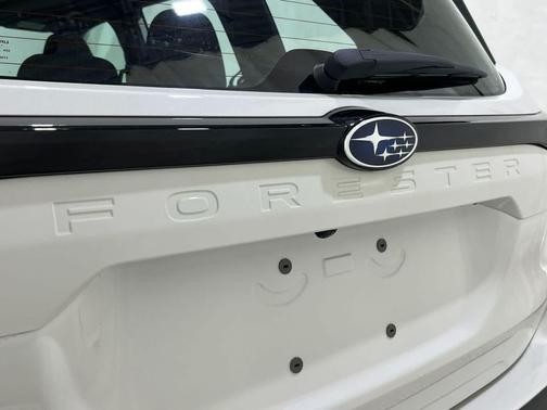Crystal White Pearl 2026 Subaru Forester Base
