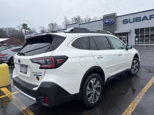 Crystal White Pearl 2021 Subaru Outback Touring XT