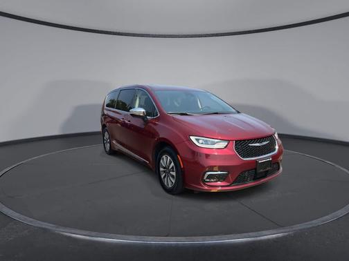 Velvet Red Pearlcoat 2023 Chrysler Pacifica Hybrid Limited