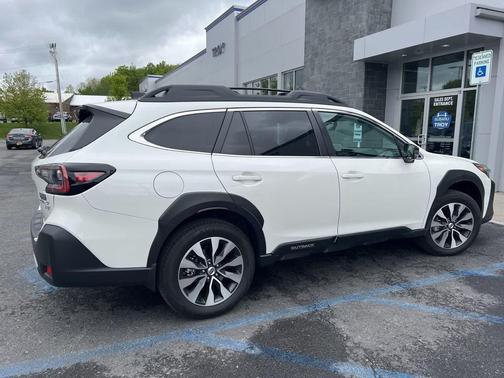 Crystal White Pearl 2023 Subaru Outback Limited XT