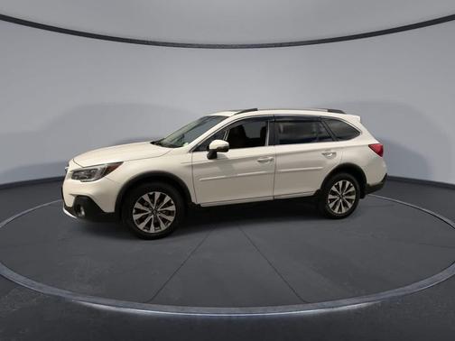 Crystal White Pearl 2019 Subaru Outback 3.6R Touring