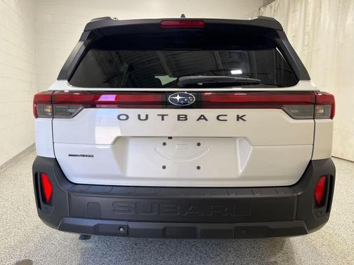 Crystal White Pearl 2026 Subaru Outback Premium