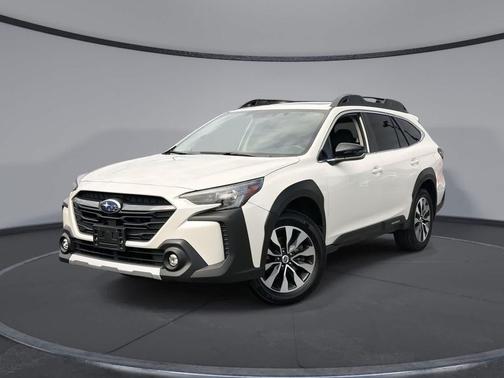 Crystal White Pearl 2023 Subaru Outback Limited