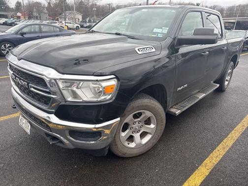 Diamond Black Crystal Pearlcoat 2019 RAM 1500 Tradesman