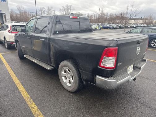 Diamond Black Crystal Pearlcoat 2019 RAM 1500 Tradesman