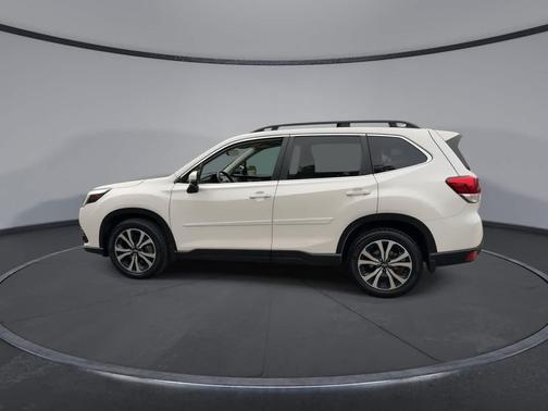 Crystal White Pearl 2022 Subaru Forester Limited