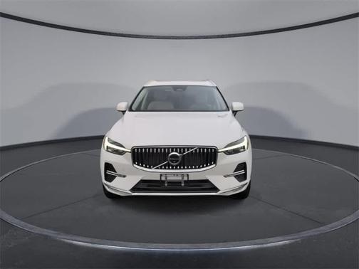 2023 Volvo XC60 B5 Ultimate Bright Theme