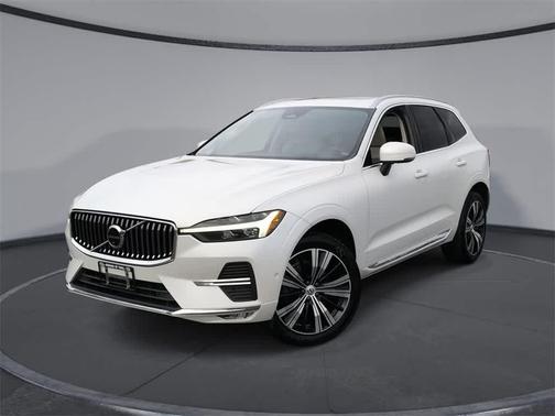2023 Volvo XC60 B5 Ultimate Bright Theme