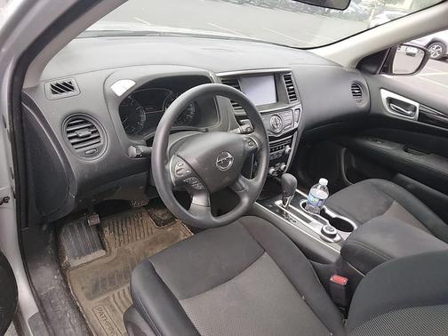 Brilliant Silver Metallic 2017 Nissan Pathfinder S