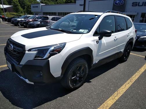 Crystal White Pearl 2023 Subaru Forester Wilderness