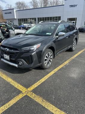 Crystal Black Silica 2024 Subaru Outback Touring XT
