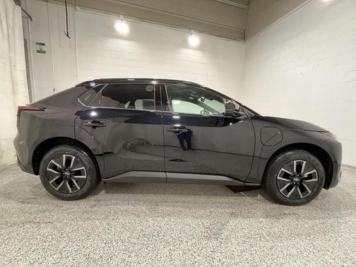 Astro Black Mica 2026 Subaru Solterra Premium