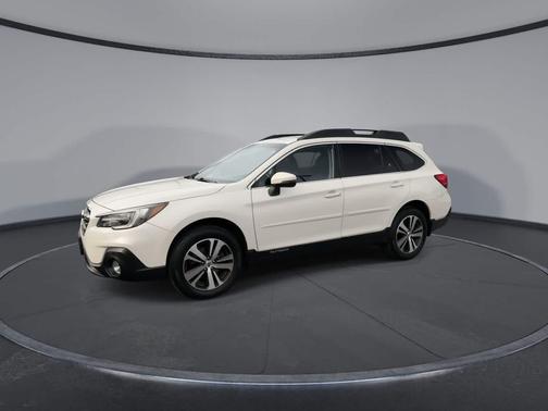 Crystal White Pearl 2019 Subaru Outback 2.5i Limited