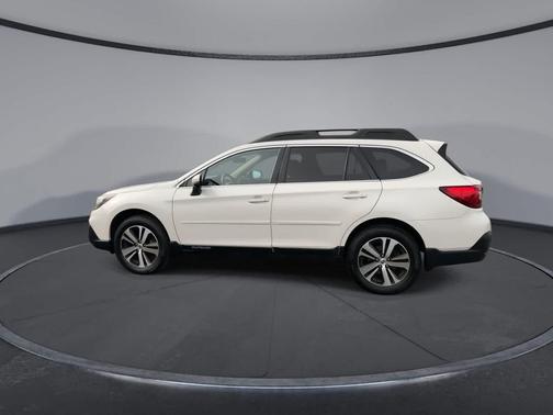Crystal White Pearl 2019 Subaru Outback 2.5i Limited