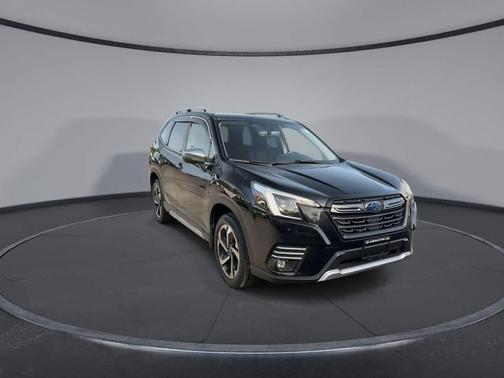 Crystal Black Silica 2023 Subaru Forester Touring