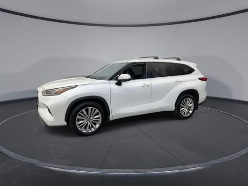 Wind Chill Pearl 2023 Toyota Highlander Platinum