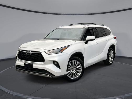 Wind Chill Pearl 2023 Toyota Highlander Platinum
