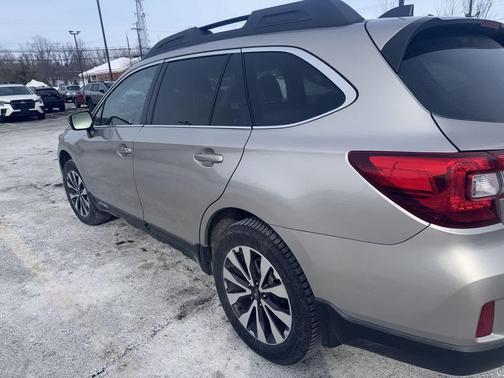 Tungsten Metallic 2017 Subaru Outback 2.5i Limited