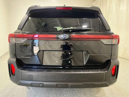 Crystal Black Silica 2026 Subaru Outback Touring XT