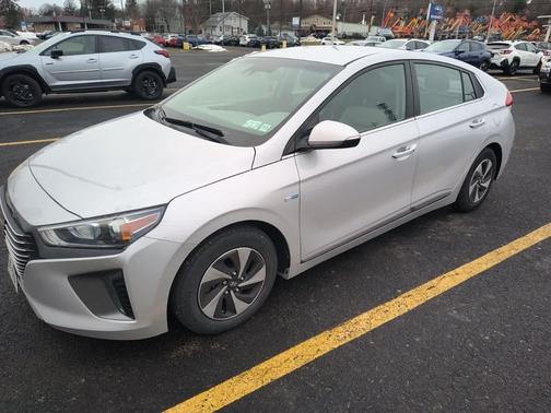 2017 Hyundai IONIQ Hybrid SEL