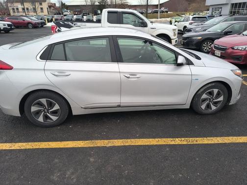 2017 Hyundai IONIQ Hybrid SEL