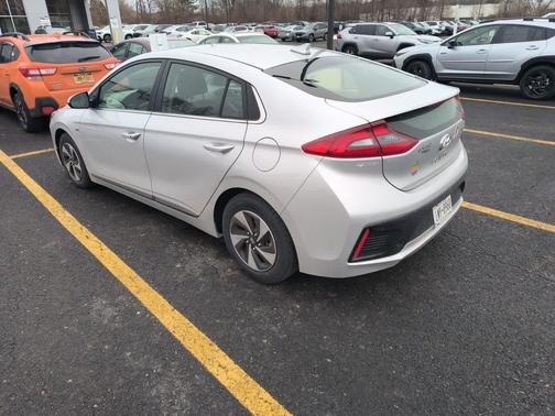 2017 Hyundai IONIQ Hybrid SEL