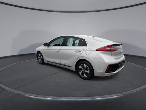 2017 Hyundai IONIQ Hybrid SEL