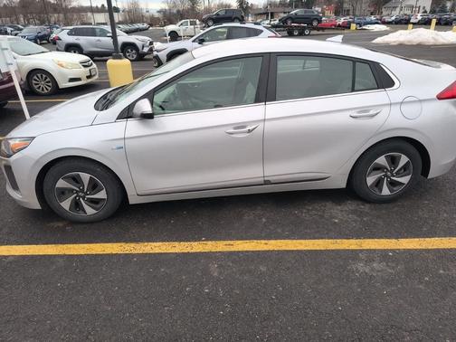 2017 Hyundai IONIQ Hybrid SEL