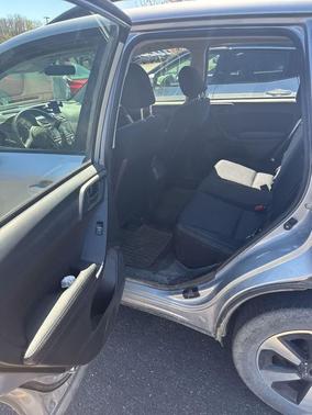 Ice Silver Metallic 2018 Subaru Forester 2.5i