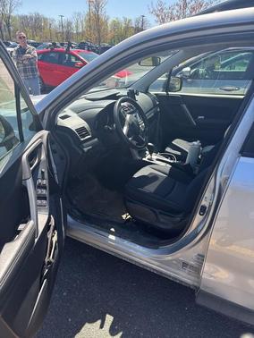 Ice Silver Metallic 2018 Subaru Forester 2.5i