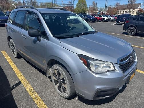 Ice Silver Metallic 2018 Subaru Forester 2.5i