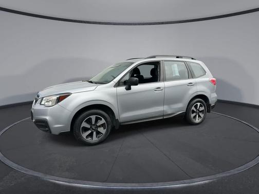 Ice Silver Metallic 2018 Subaru Forester 2.5i